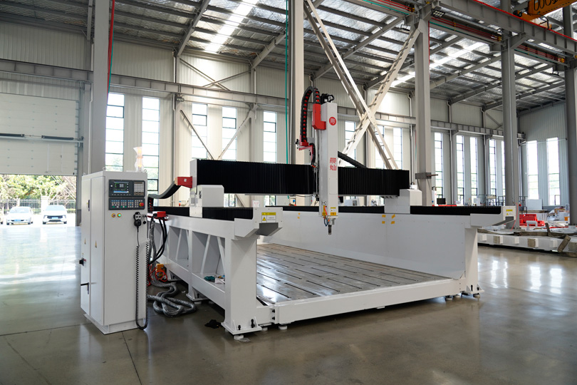 BS6030三轴泡沫加工中心左前视图